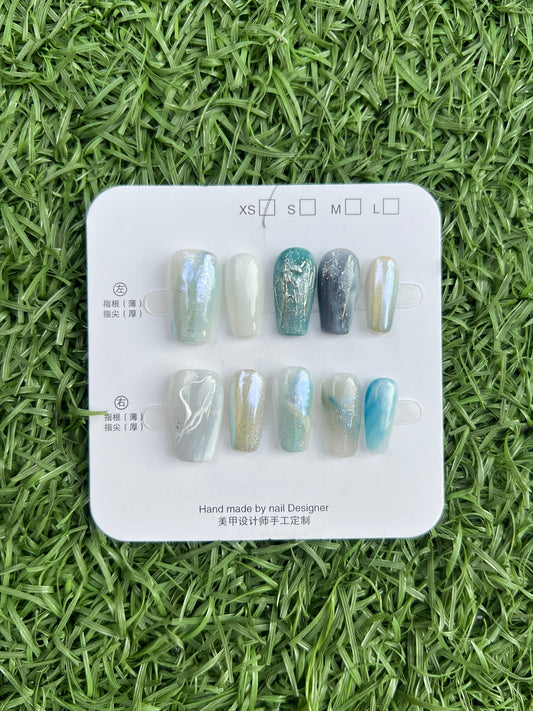 Azure Gleam 碧海流光