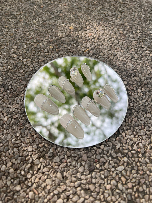 Galaxy Series | Lunar Cream 月色流云